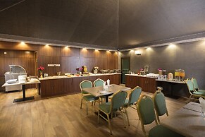 Palms Lily Hotel Suites