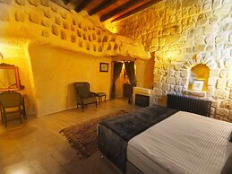 Acropolis Cave Suite