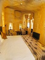 Acropolis Cave Suite