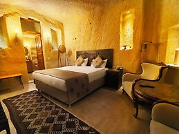 Acropolis Cave Suite