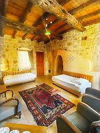 Acropolis Cave Suite