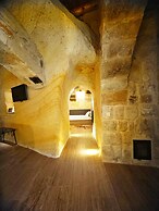 Acropolis Cave Suite