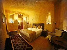 Acropolis Cave Suite