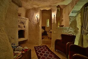 Acropolis Cave Suite
