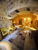 Acropolis Cave Suite