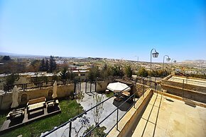 Acropolis Cave Suite