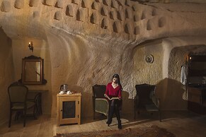 Acropolis Cave Suite