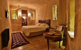 Acropolis Cave Suite