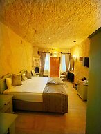 Acropolis Cave Suite