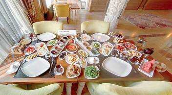 Acropolis Cave Suite