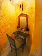 Acropolis Cave Suite