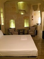 Acropolis Cave Suite