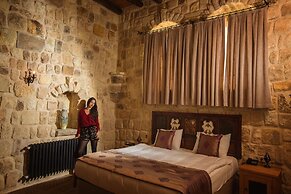 Acropolis Cave Suite