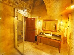 Acropolis Cave Suite