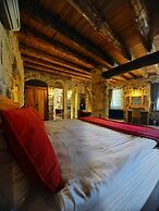 Acropolis Cave Suite