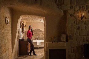 Acropolis Cave Suite