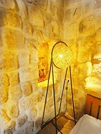 Acropolis Cave Suite