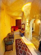 Acropolis Cave Suite