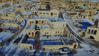 Acropolis Cave Suite