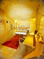 Acropolis Cave Suite