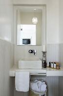 Athina Studios & Suites