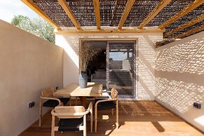 Athina Studios & Suites