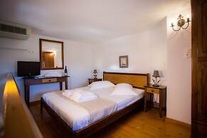 Athina Studios & Suites