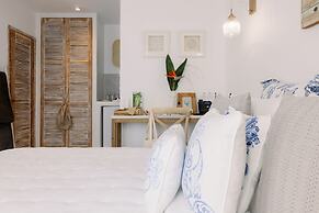 Athina Studios & Suites