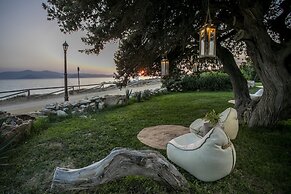 Athina Studios & Suites