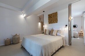 Athina Studios & Suites