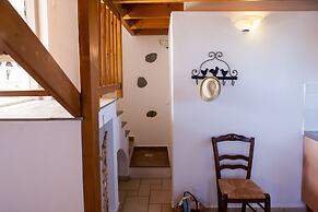 Athina Studios & Suites