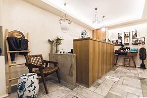 Athina Studios & Suites