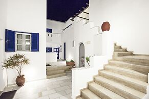 Athina Studios & Suites