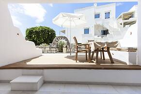 Athina Studios & Suites