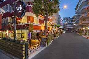 Twin Apart Hotel