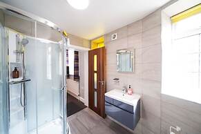 OYO The Arch, Wembly Stadium