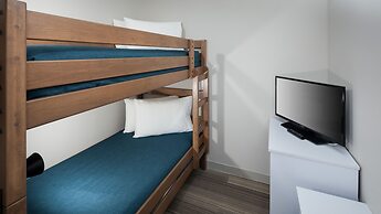 Holiday Inn Express & Suites Orlando at SeaWorld by IHG