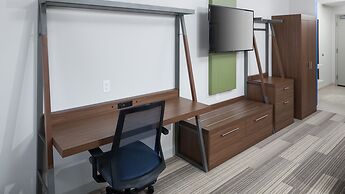 Holiday Inn Express & Suites Orlando at SeaWorld by IHG