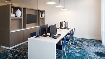 Holiday Inn Express & Suites Orlando at SeaWorld by IHG