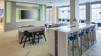 Holiday Inn Express & Suites Orlando at SeaWorld by IHG