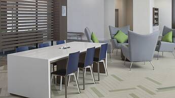 Holiday Inn Express & Suites Orlando at SeaWorld by IHG