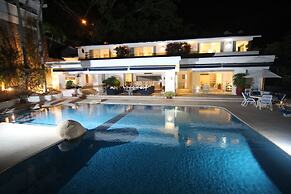 Villa en Acapulco, fraccionamiento las brisas