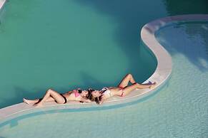 Coron Soleil Express Hotel
