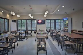 Coron Soleil Express Hotel