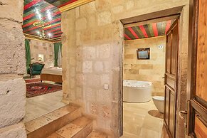 Bedrock Cave Hotel - Adults Only