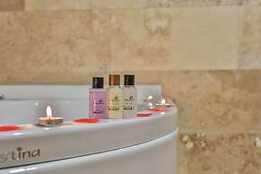 Bedrock Cave Hotel - Adults Only