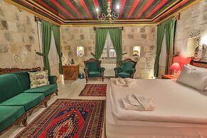 Bedrock Cave Hotel - Adults Only