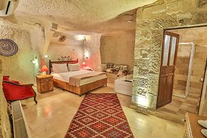 Bedrock Cave Hotel - Adults Only