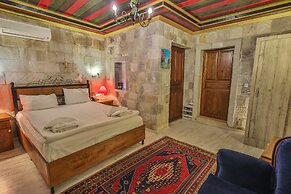 Bedrock Cave Hotel - Adults Only