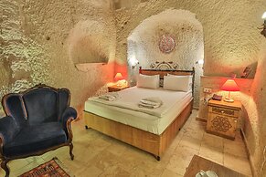 Bedrock Cave Hotel - Adults Only